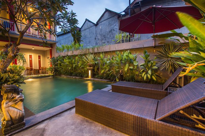 Imagen de la piscina del Hotel Angkul Angkul Beach In Kuta. Foto 19