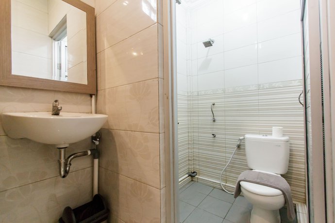 Imagen de la habitación del Hotel Angkul Angkul Beach In Kuta. Foto 11