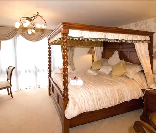 Imagen de la habitación del Hotel Angmering Manor. Foto 11