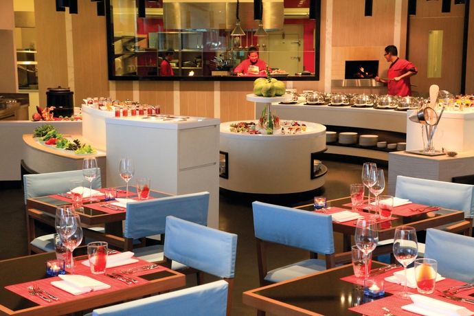 Imagen del bar/restaurante del Hotel Angsana Villas Resort Phuket. Foto 2