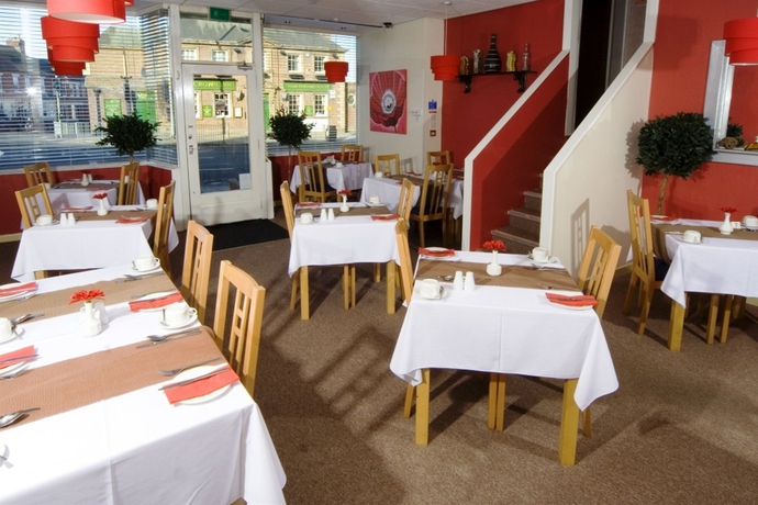 Imagen del bar/restaurante del Hotel Angus. Foto 5