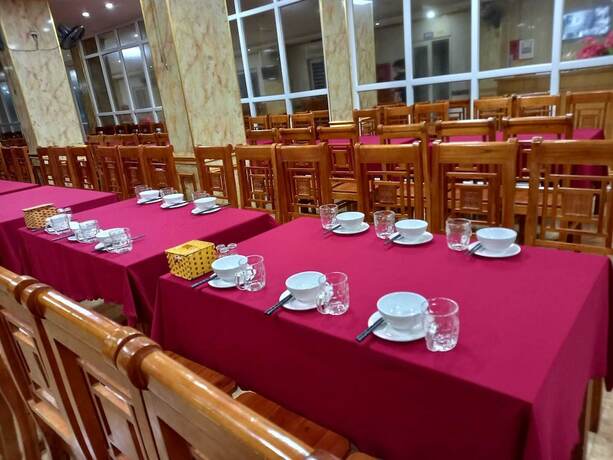 Imagen del bar/restaurante del Hotel Anh Duong Cua Lo. Foto 6