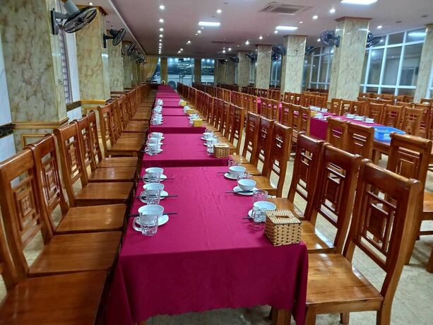 Imagen del bar/restaurante del Hotel Anh Duong Cua Lo. Foto 7