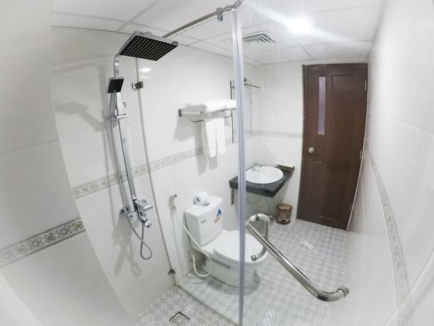 Imagen de la habitación del Hotel Anh Linh 2, Dong Hoi. Foto 7