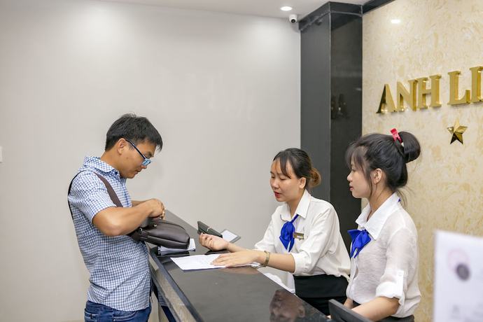 Imagen de los interiores del Hotel Anh Linh 2. Foto 18