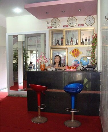 Imagen de los interiores del Hotel Anh Linh. Foto 34