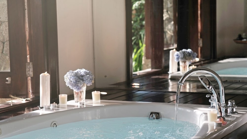 Imagen de la habitación del Hotel Anhera Suite Ubud. Foto 12