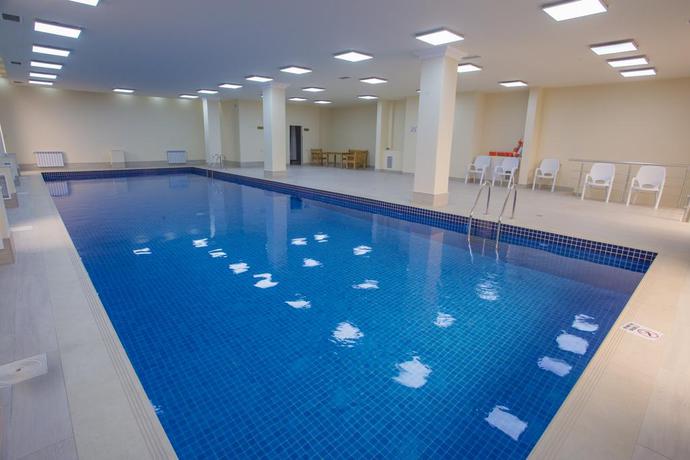 Imagen de la piscina del Hotel Ani Central Inn. Foto 13