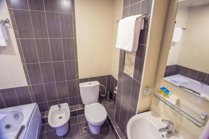 Imagen de la habitación del Hotel Ani Central Inn. Foto 11