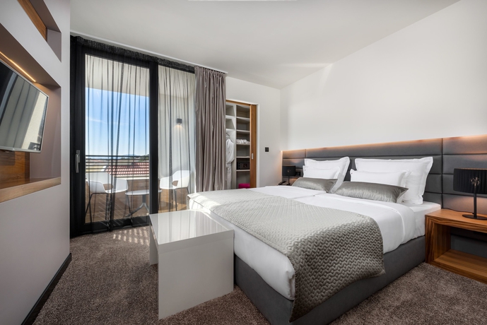 Imagen de la habitación del Hotel Ani, Makarska. Foto 10