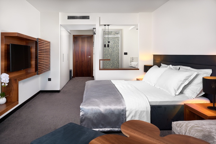 Imagen de la habitación del Hotel Ani, Makarska. Foto 12