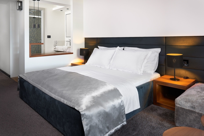 Imagen de la habitación del Hotel Ani, Makarska. Foto 15