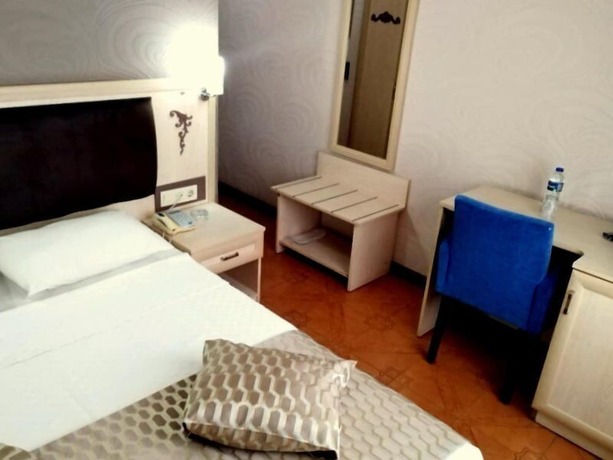 Imagen de la habitación del Hotel Anibal. Foto 18