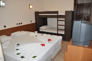 Imagen de la habitación del Hotel Anil. Foto 10