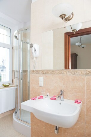 Imagen de la habitación del Hotel Anin Park. Foto 3