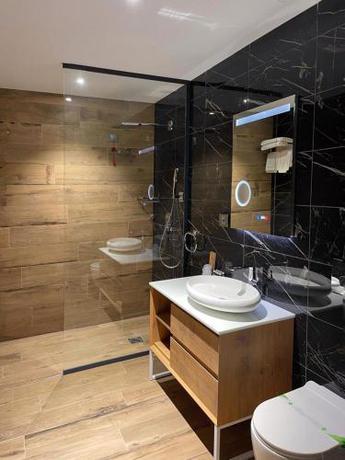 Imagen de la habitación del Hotel Aniroc Signature. Foto 20