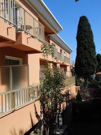 Imagen de los exteriores del Hotel Anis. Foto 8