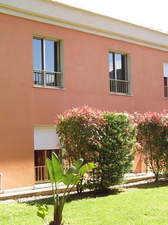 Imagen de los exteriores del Hotel Anis. Foto 9