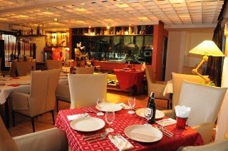 Imagen de la habitación del Hotel Anisabel Suites. Foto 9