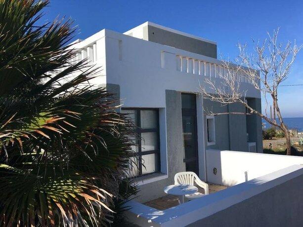 Imagen general del Hotel Anissaras Beach Apartments. Foto 4