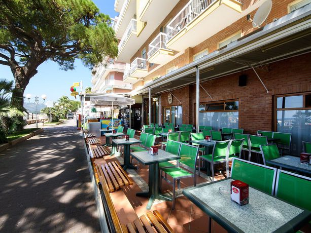 Imagen de la habitación del Hotel Anita, San Bartolomeo al Mare. Foto 5
