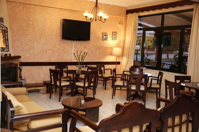 Imagen de los interiores del Hotel Anixis. Foto 19