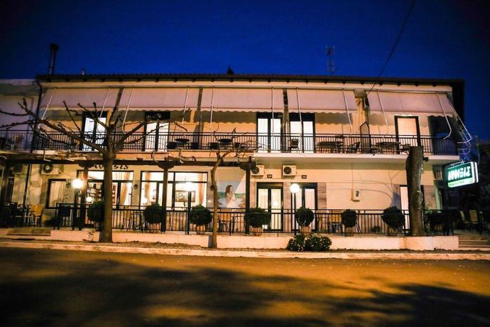 Imagen general del Hotel Anixis, Loutra Ipatis. Foto 1