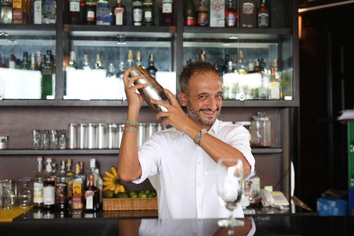 Imagen del bar/restaurante del Hotel Anja Beach Resort and Spa. Foto 4