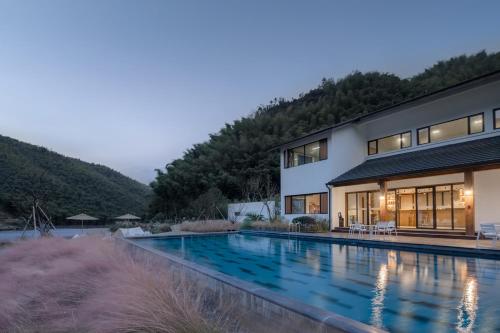 Imagen general del Hotel Anji Shanchuan Design Homestay. Foto 4