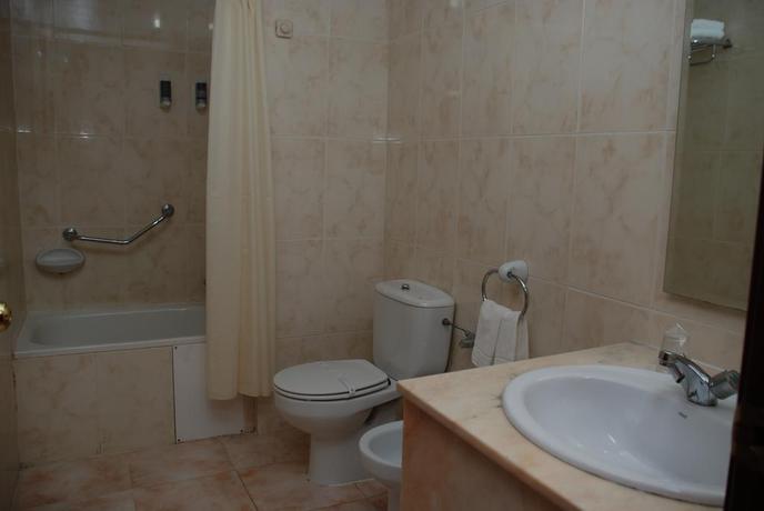 Imagen de la habitación del Hotel Anjos. Foto 6