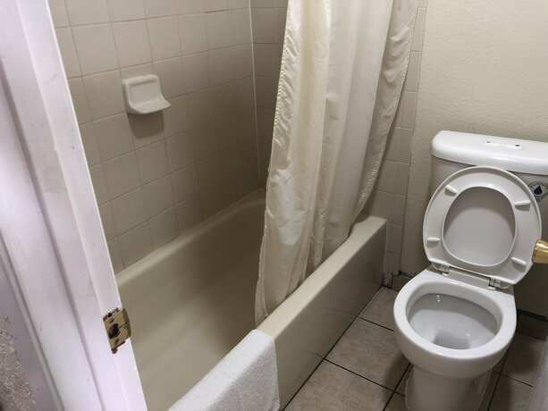 Imagen de la habitación del Hotel Ankur Inn Motel. Foto 14