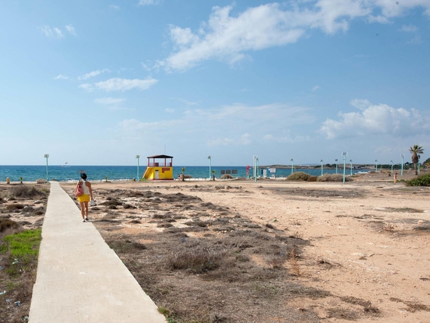 Imagen de los exteriores del Hotel Anmaria Beach and Spa. Foto 10