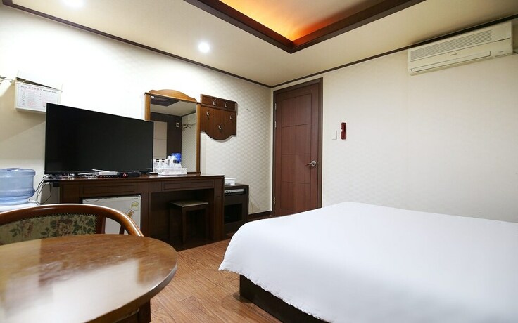 Imagen de la habitación del Hotel Anmyeondo Haesong. Foto 21