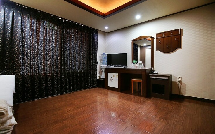Imagen de la habitación del Hotel Anmyeondo Haesong. Foto 32