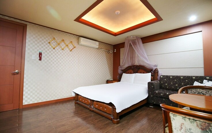 Imagen de la habitación del Hotel Anmyeondo Haesong. Foto 33