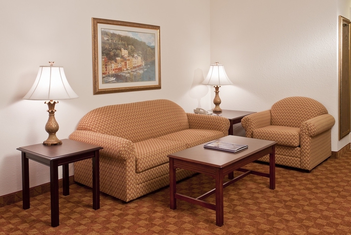Imagen de la habitación del Hotel Ann Arbor Regent and Suites. Foto 9