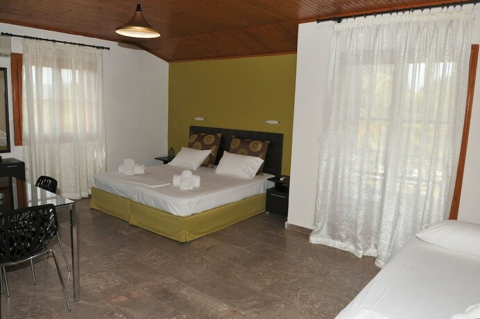 Imagen de la habitación del Hotel Anna Apartments. Foto 19