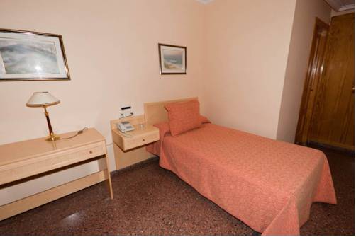 Imagen de la habitación del Hotel Anna, Cocentaina. Foto 13