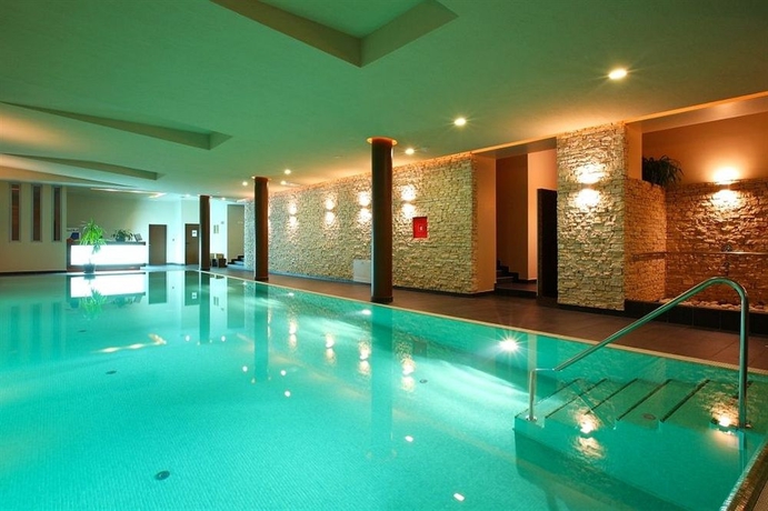 Imagen de la piscina del Hotel Anna Grand. Foto 11