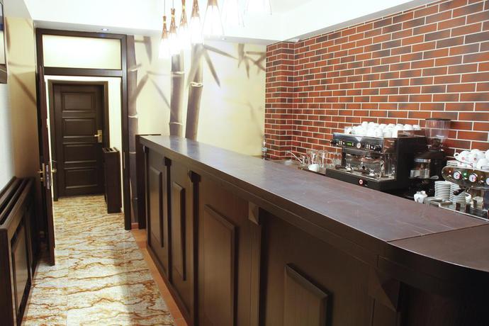 Imagen de los interiores del Hotel Anna Junior. Foto 10