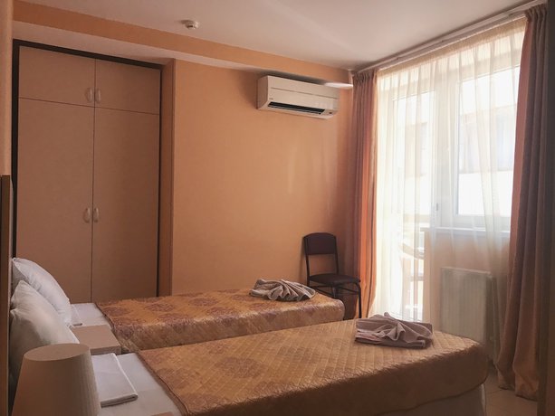 Imagen de la habitación del Hotel Anna Maria. Foto 15