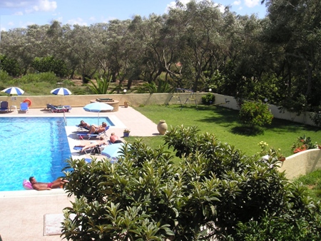 Imagen de la piscina del Hotel Anna Maria Studios and Apartments. Foto 14