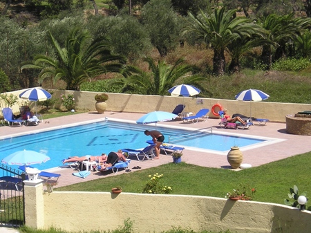 Imagen de la piscina del Hotel Anna Maria Studios and Apartments. Foto 15