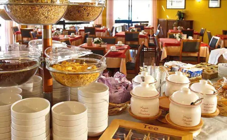 Imagen del bar/restaurante del Hotel Anna, Navene. Foto 6