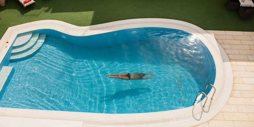 Imagen de la piscina del Hotel Anna Platanou. Foto 16