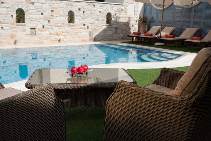 Imagen de la piscina del Hotel Anna Platanou. Foto 17
