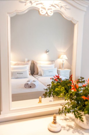 Imagen de la habitación del Hotel Anna Platanou. Foto 13