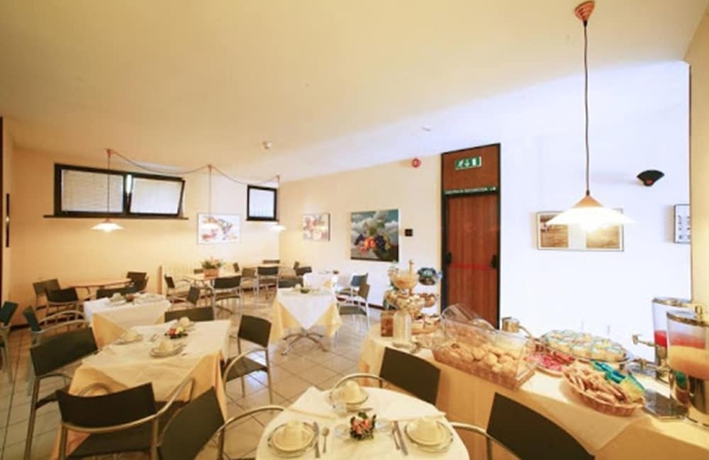 Imagen del bar/restaurante del Hotel Anna Siena Nord. Foto 4