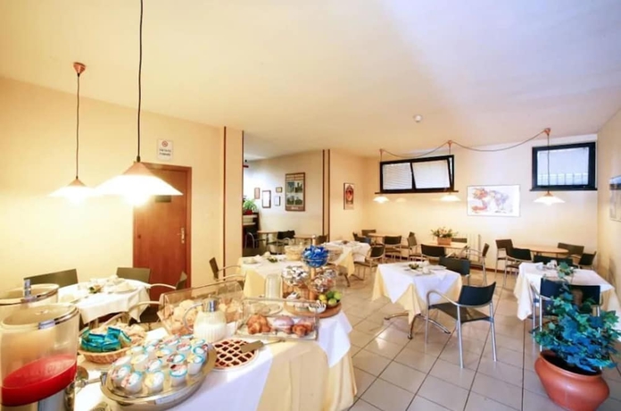 Imagen del bar/restaurante del Hotel Anna Siena Nord. Foto 5