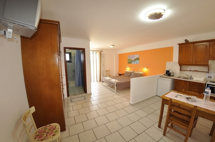 Imagen de la habitación del Hotel Anna Studios. Foto 16